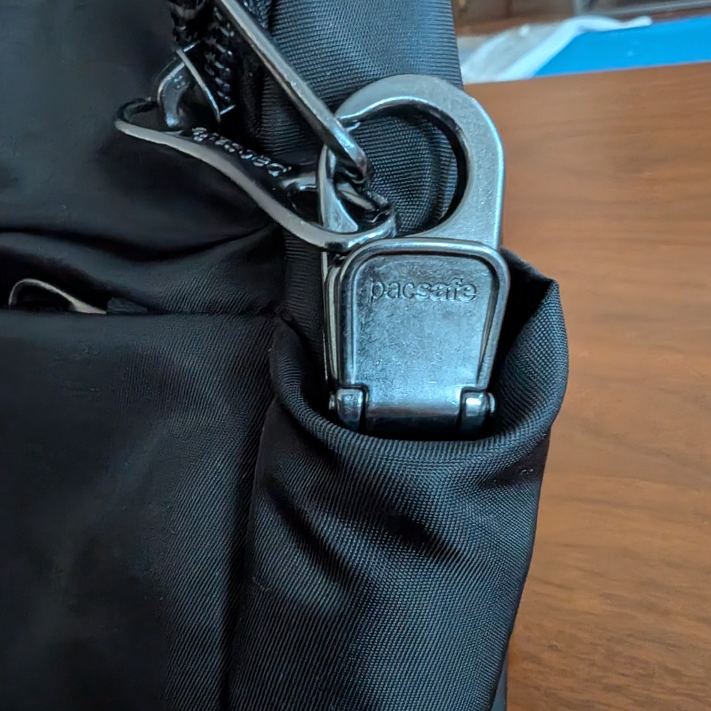 Pacsafe 12L Cruise Backpack - NWOT - Picture 8 of 8